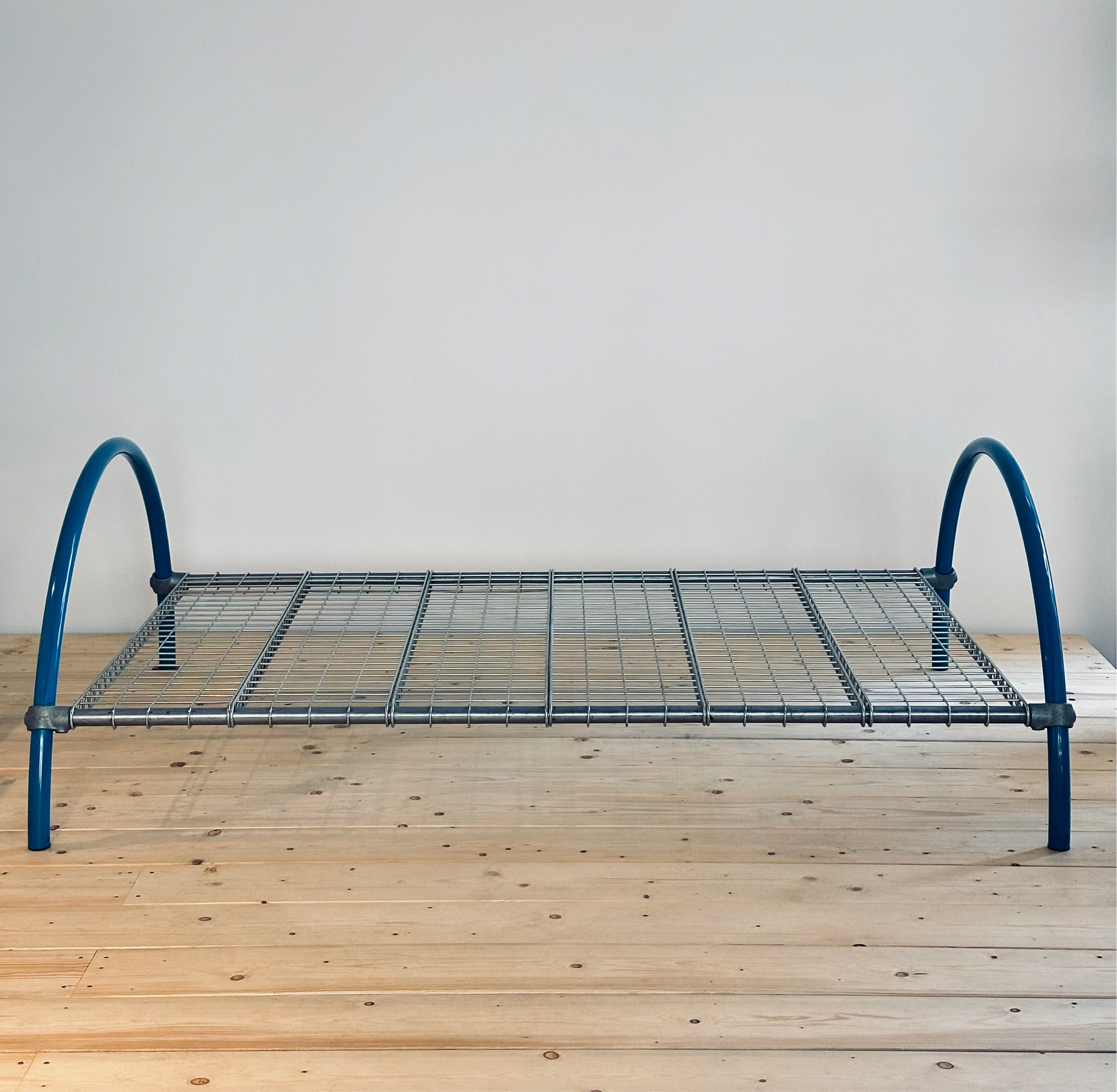 Round Rail Bed, Ron Arad / One Off