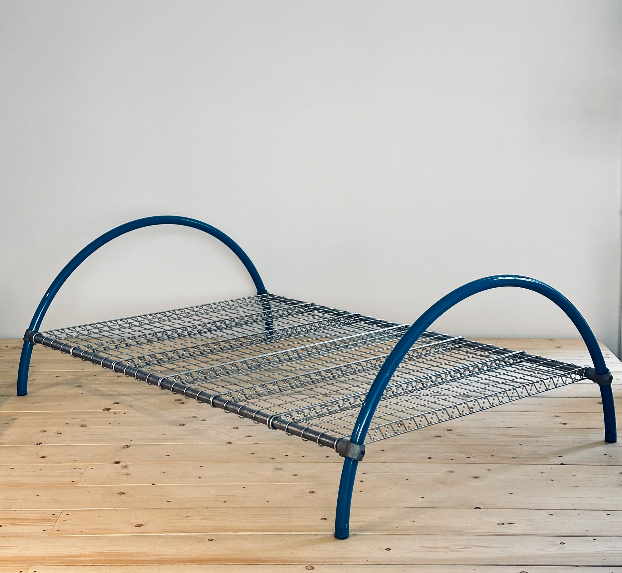 Round Rail Bed, Ron Arad / One Off