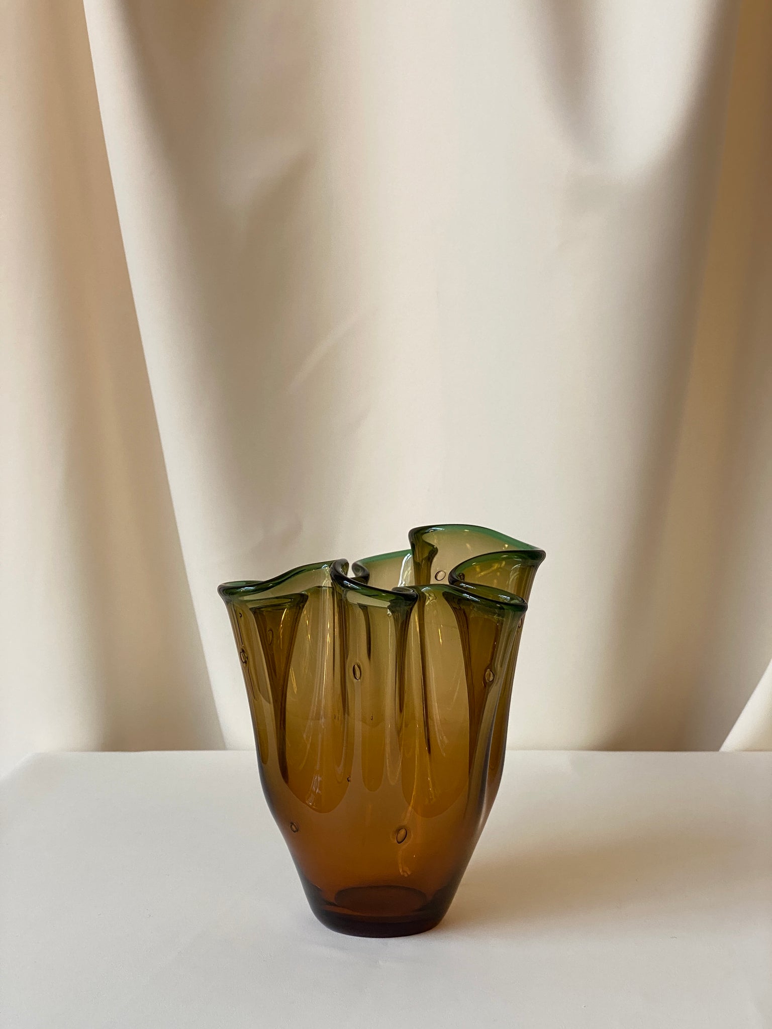 Fazzoletto Vase, Bubbles and Gradient