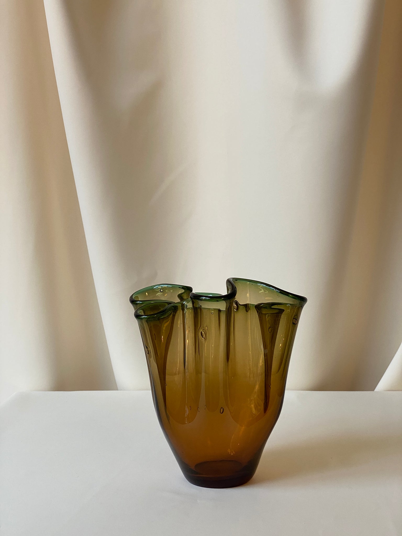 Fazzoletto Vase, Bubbles and Gradient